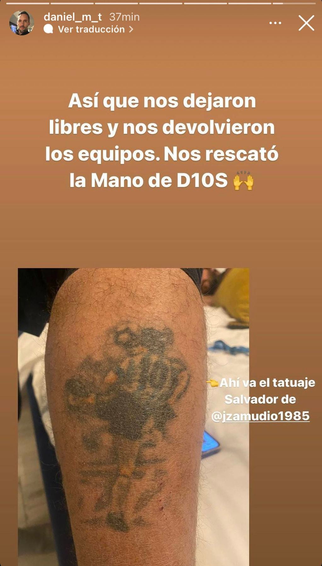 Messi, Maradona y un tatuaje ayudaron a un chileno y un argentino que cubren la guerra en Ucrania. Foto: Instagram @daniel_m_t