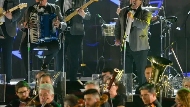 Más de 30 mil personas disfrutaron del show de la banda santafecina junto a la Orquesta Filarmónica.