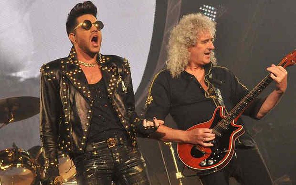 Adam Lambert, el nuevo cantante de Queen, junto a Brian May. 