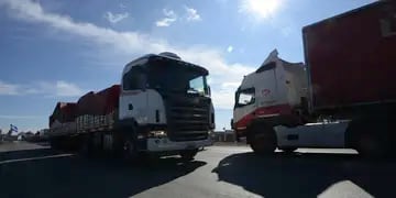 Colas de camiones en Desaguadero 
