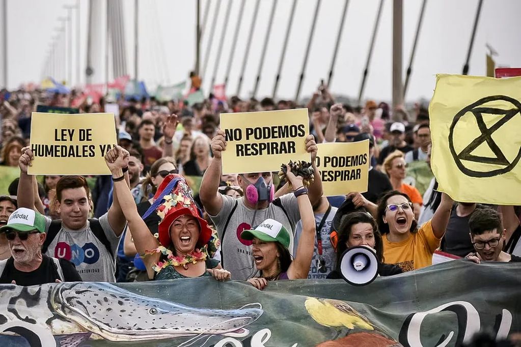 Manifestantes exigen la Ley de Humedales. Foto: Gentileza Marcelo Manera-La Nación