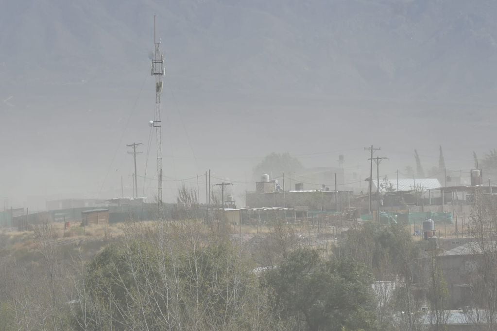 Llegó el viento Zonda a Luján de Cuyo, Mendoza - Ignacio Blanco / Los Andes