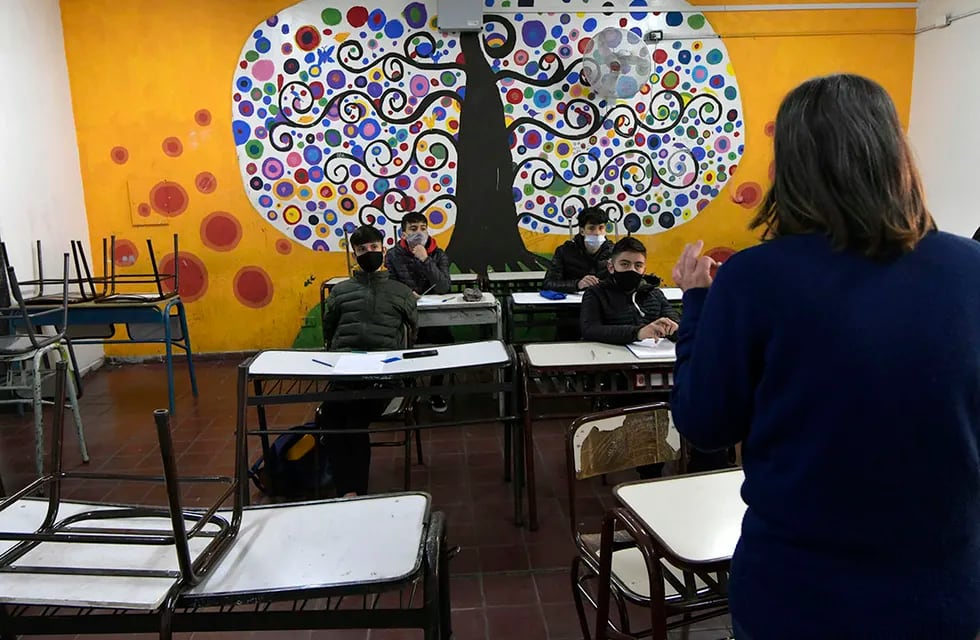 El protocolo Aulas Seguras estipula el uso obligatorio del barbijo en las escuelas a partir de los 6 años. Foto: Orlando Pelichotti / Los Andes