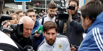 Luego de su victoria ante Italia en Manchester, el equipo capitaneado por Messi realizó su primera práctica en España.