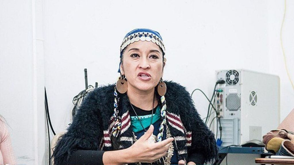 Moira Millán Pichún, referente mapuche, anunció hoy la intención de querellar al mandatario provincia