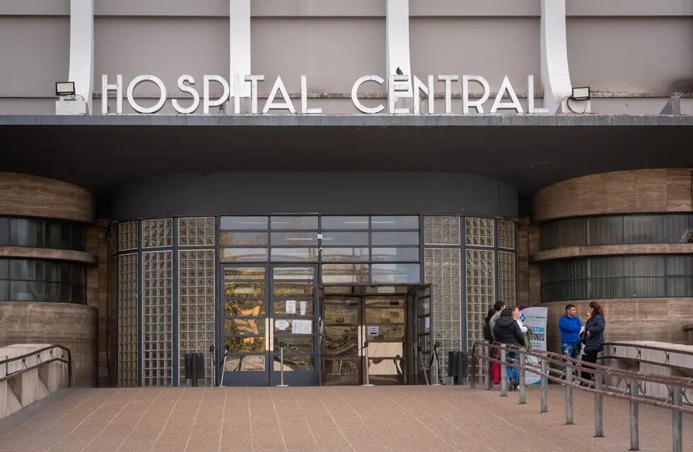 En el Hospital Central de Mendoza se realizarán las cirugías de pie y tobillo entre jueves y viernes.

Foto: Ignacio Blanco  / Los Andes