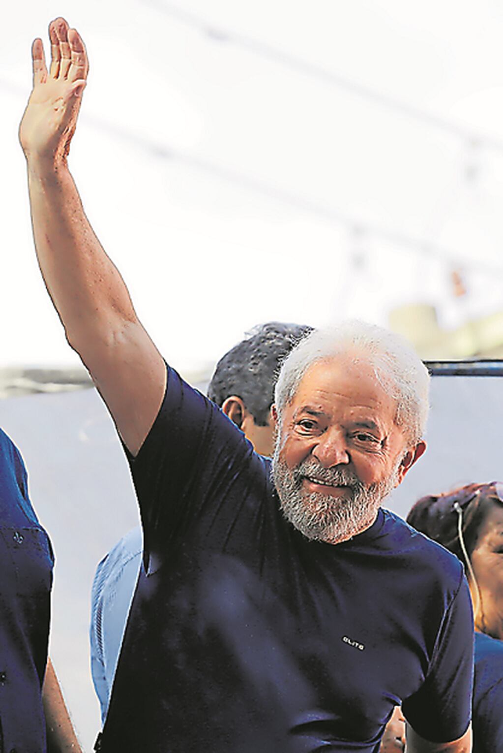 
    Lula preso. Hay que respetar la ley, dice Cardoso.
   