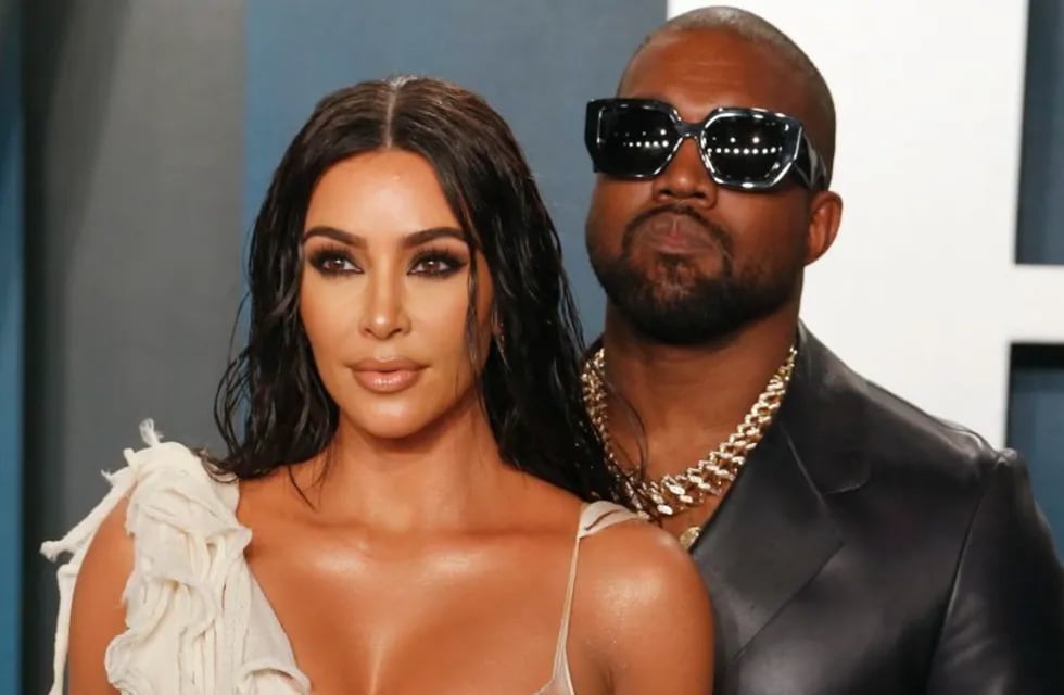 Kardashian solicita el divorcio de West
