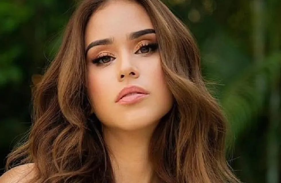 La modelo y presentadora mexicana se vistió de Mama Noél y subió las temperaturas.