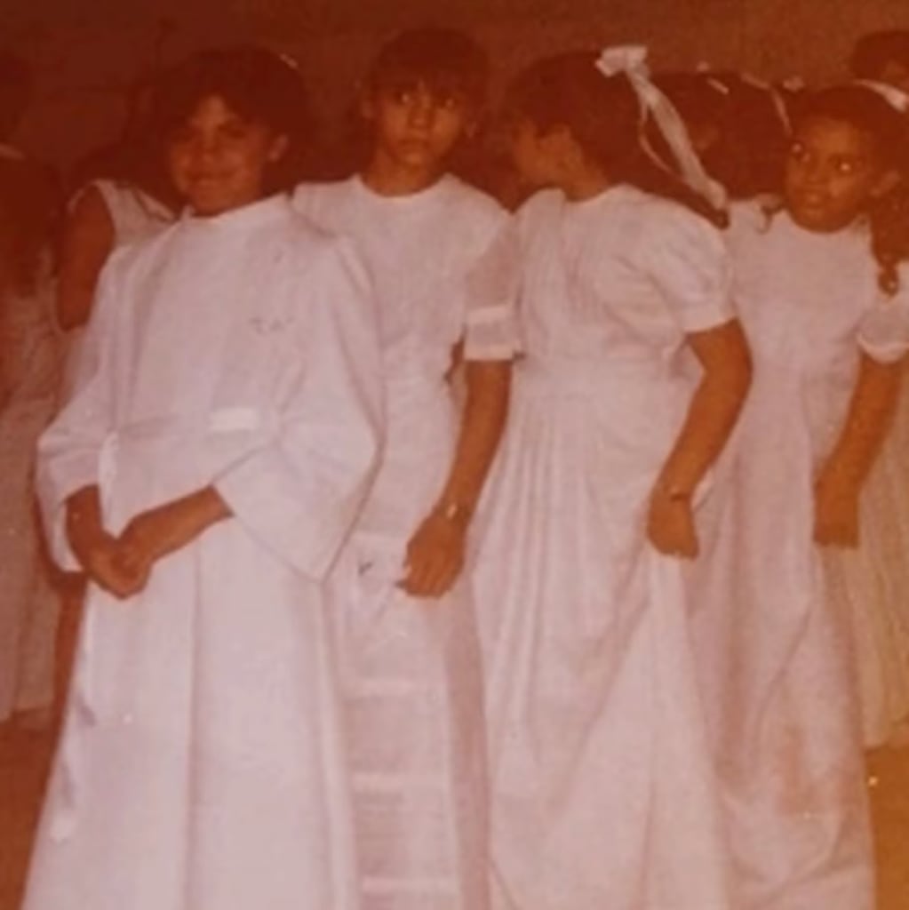 Foto de Natalia (la primera de la izquierda) en su primera comunión. Foto: Cadena SER