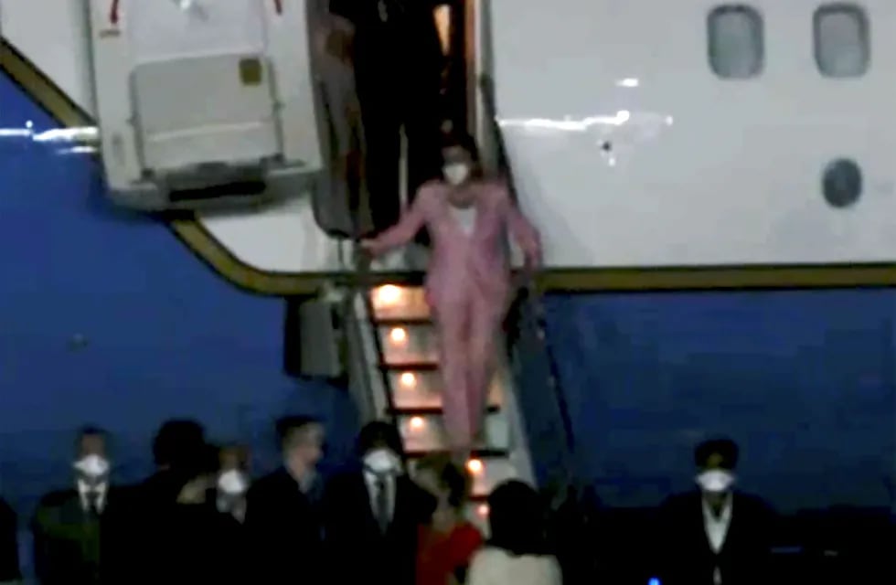La presidenta de la Cámara de Representantes, Nancy Pelosi, arribó a Taiwán el martes por la noche. AP