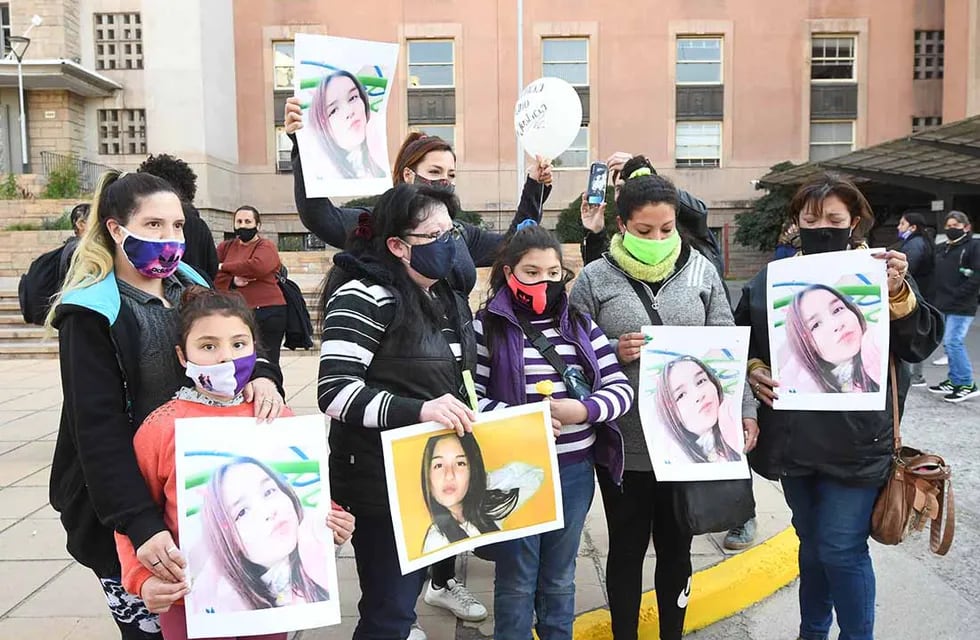 Familiares de Florencia durante el juicio en el que condenaron al femicida Pablo Arancibia.  Foto :José Gutierrez / Los Andes
