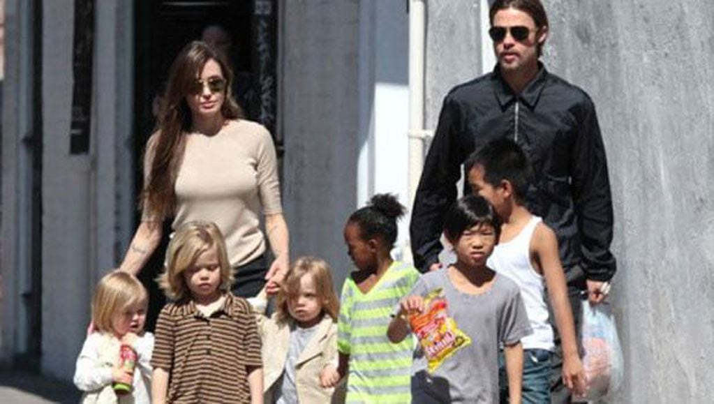 Pritt y Jolie con sus hijos cuando eran pequeños 