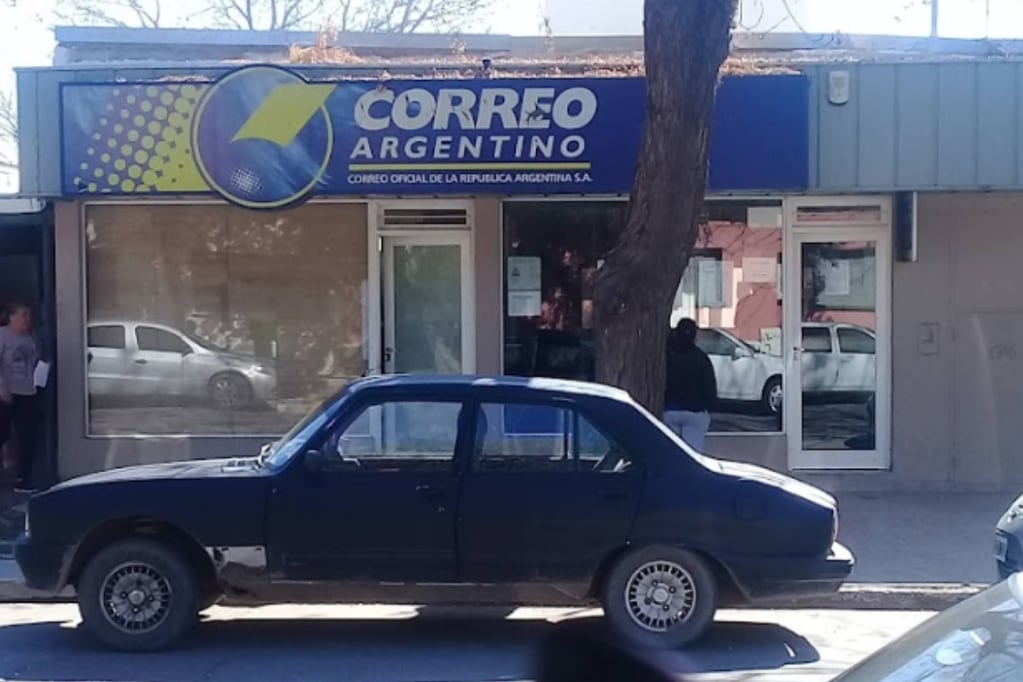 Tres asaltantes se hicieron pasar por policías de civil y se llevaron 5,5 millones de pesos de la sucursal del Correo Argentino de Beltrán. Foto: Google Maps.