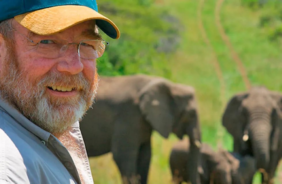 Lawrance Anthony fundó en 1990 un santuario para cuidar y proteger elefantes de los cazadores furtivo en África.