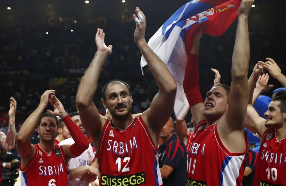 Serbia superó a Francia y es finalista