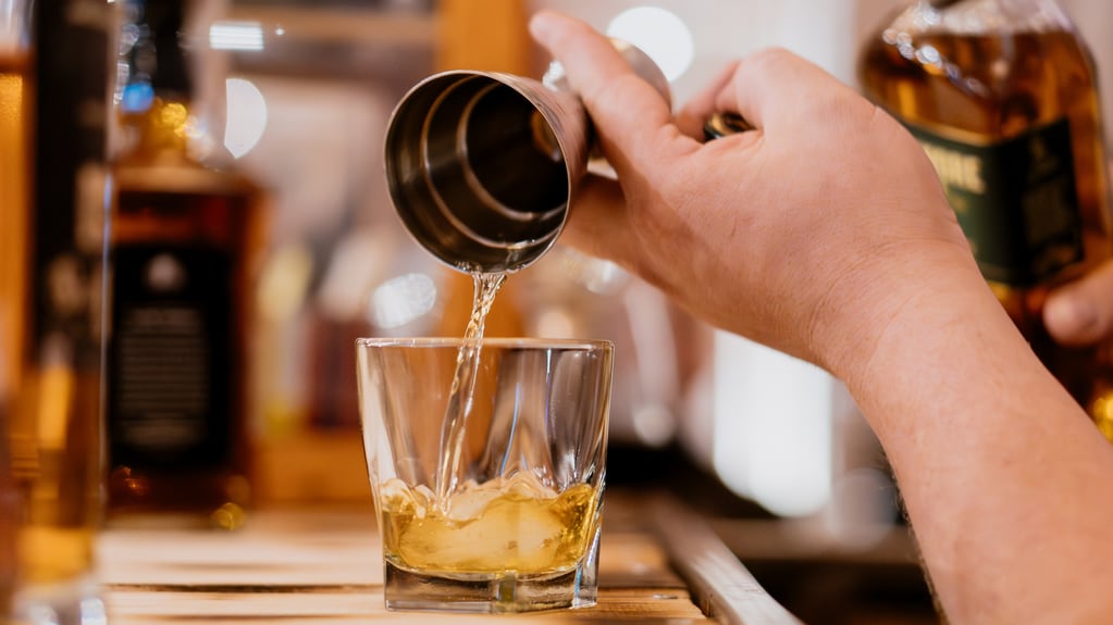 Para armar el trago ideal, es fundamental saber que si el cocktail lleva hielo, usar abundante cantidad.