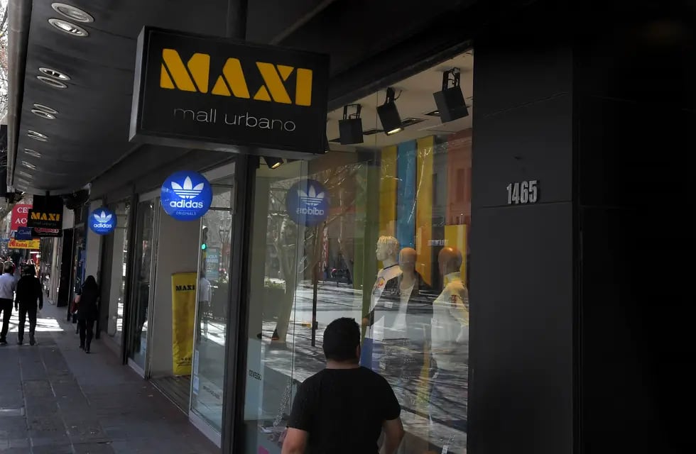 Maxi se y cerrará el Urbano que tiene en pleno centro de Mendoza
