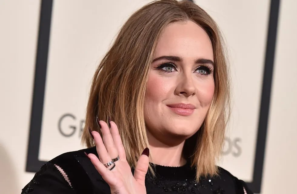 Adele ha producido tres álbumes de estudio, conquistando 15 Grammys en total, además de un premio Óscar.