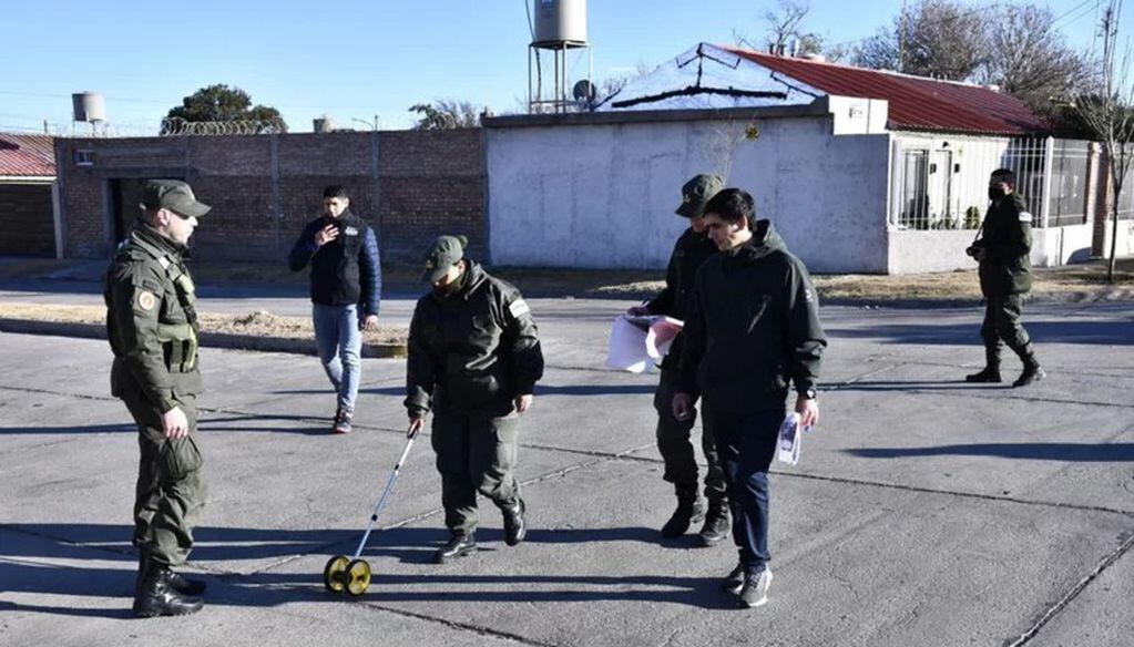 Gendarmería reconstruyendo el hecho de la desaparición de Guadalupe Lucero en San Luis. (Foto: El Diario de la República)