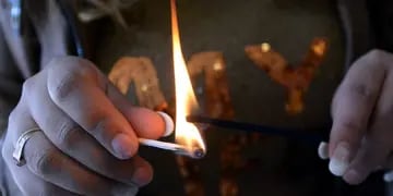 Una mujer hizo un ritual recomendado por una curandera, pero incendió su casa y acabó con el 85% del cuerpo quemado