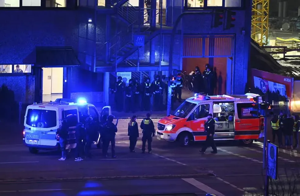 La policía interviniendo el lugar del tiroteo. Foto: Gentileza Euronews