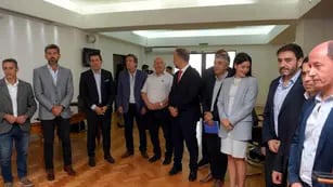 Casa de Gobierno. El gobernador Rodolfo Suárez se reunió ayer con 17 intendentes departamentales y un delegado por Malargüe Los Andes