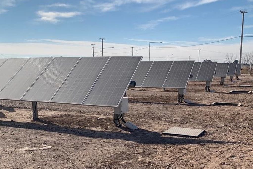 Comienzan a generar energía solar para mil casas del Este mendocino