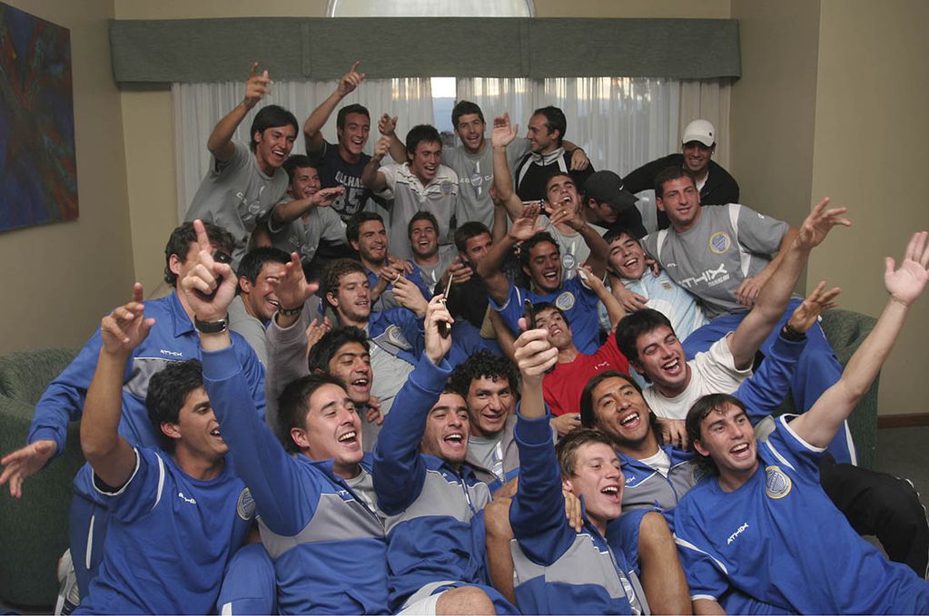 El plantel celebró el ascenso en el hotel tras el empate de Unión (SF) /
Foto Claudio Gutiérrez / Los Andes