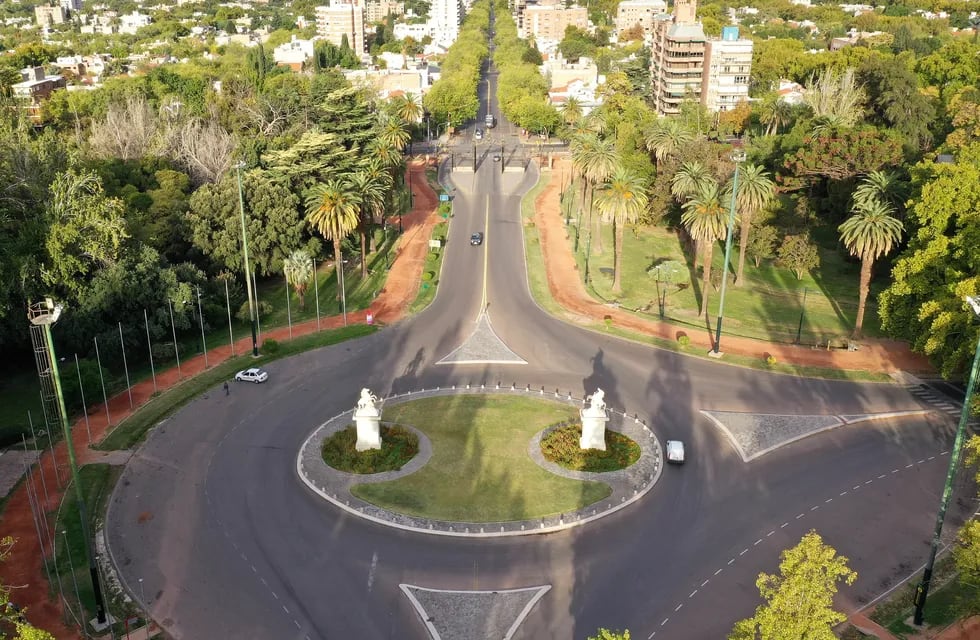Vista aérea de la rotonda de ingreso al parque General San Martín