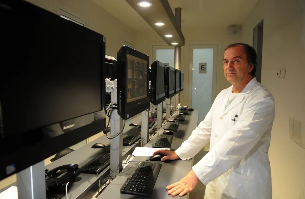 Roberto Zaldivar fue elegido como uno de los 100 oftalmólogos más influyentes del mundo