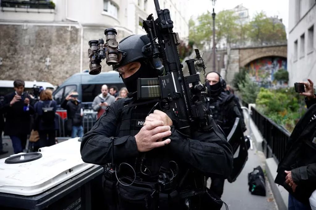 Los efectivos policiales actuaron con rápidez en la zona (REUTERS/Benoit Tessier)