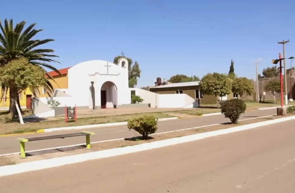 La localidad de Nicolás Bruzone se encuentra a 300 kilómetros de Ciudad de Córdoba y a 70 km del límite con La Pampa.