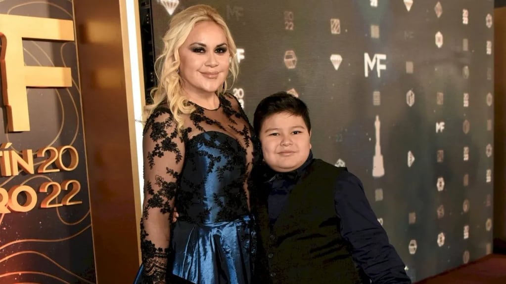 Verónica Ojeda y su pequeño hijo.