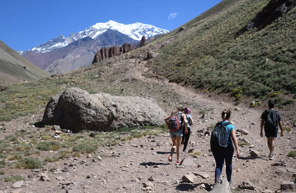 Por la suba de casos de Covid-19 se suspendieron actividades en el parque Aconcagua y escaladas al cerro. Foto: Claudio Gutiérrez / Los Andes