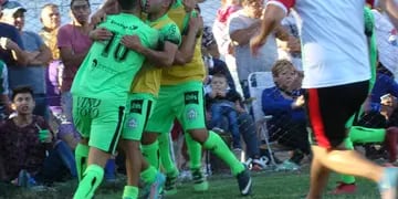 El equipo de Sebastián Torrico venció a Rincón del Atuel con el gol de Gobetto y jugará el próximo torneo Regional Amateur 2019.