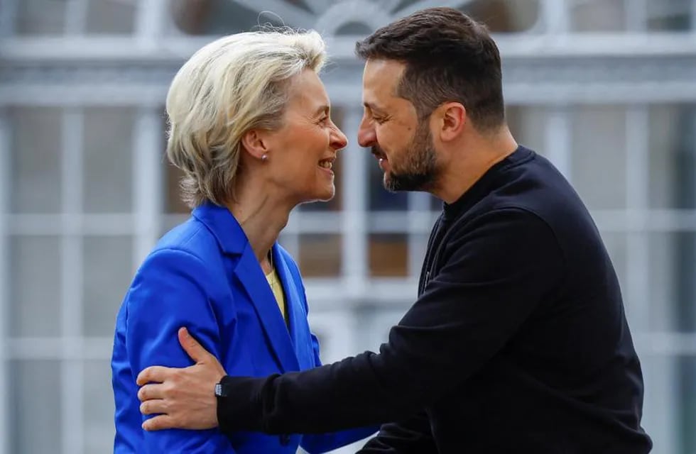 Ursula von Der Leyen y Volodimir Zelenski, durante la conferencia que brindaron en conjunto a propósito de la visita de la funcionaria a Kiev en este "Día de Europa".