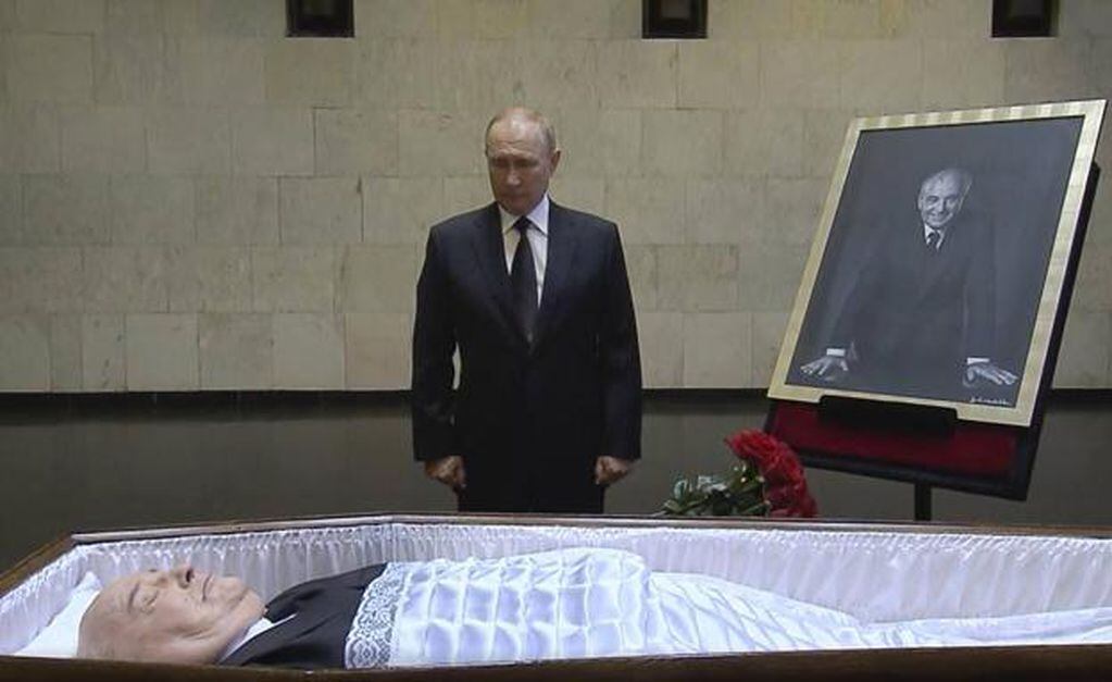 Putín se despidió de Gorbachov en el hospital de Moscú