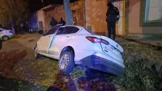 Un hombre murió tras chocar su auto contra un arbol