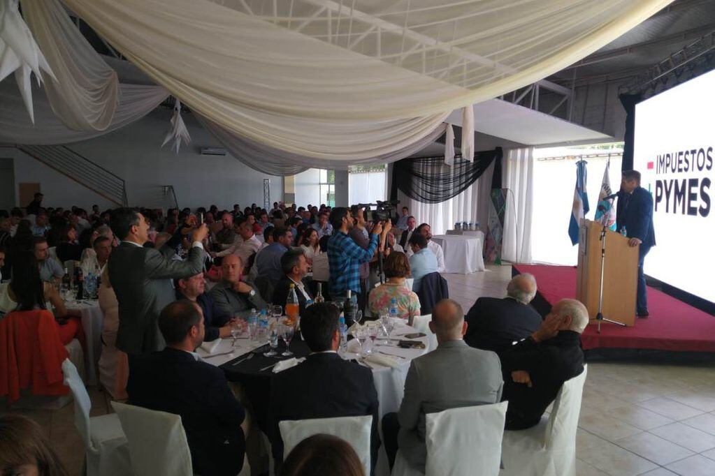 Gustavo Miras en su discurso en el almuerzo de las fuerzas vivas en Malargüe.