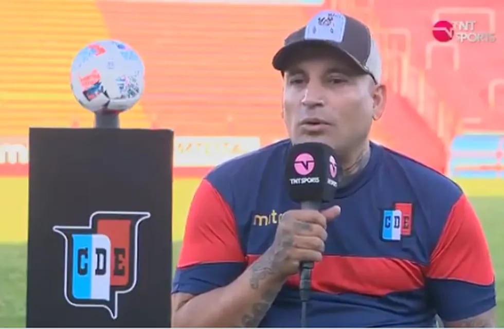 Carlos Torres, entrenador de Deportivo Español. (Captura TV)