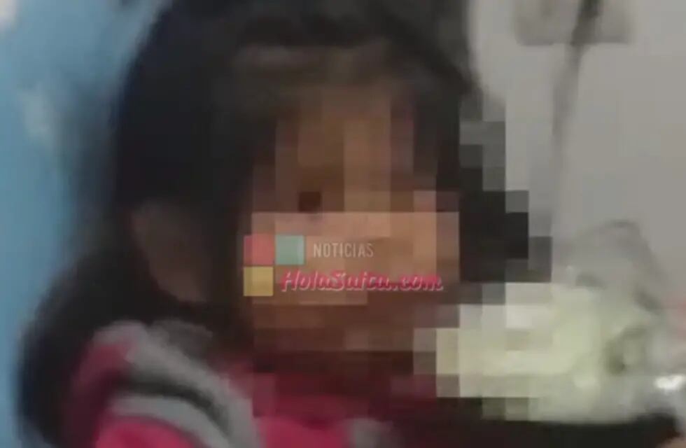 El video en el que ve cuando la madre le da fernet a su hija.