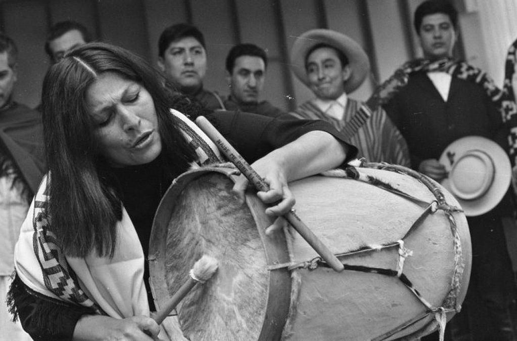 Mercedes Sosa en una de sus actuaciones en 1967. Foto: Roon Kroon. Anefo 