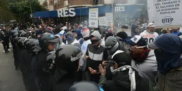 Tensión en Olivos por la marcha piquetera: policía logró dispersar a los manifestantes que se dirigían a la quinta presidencial