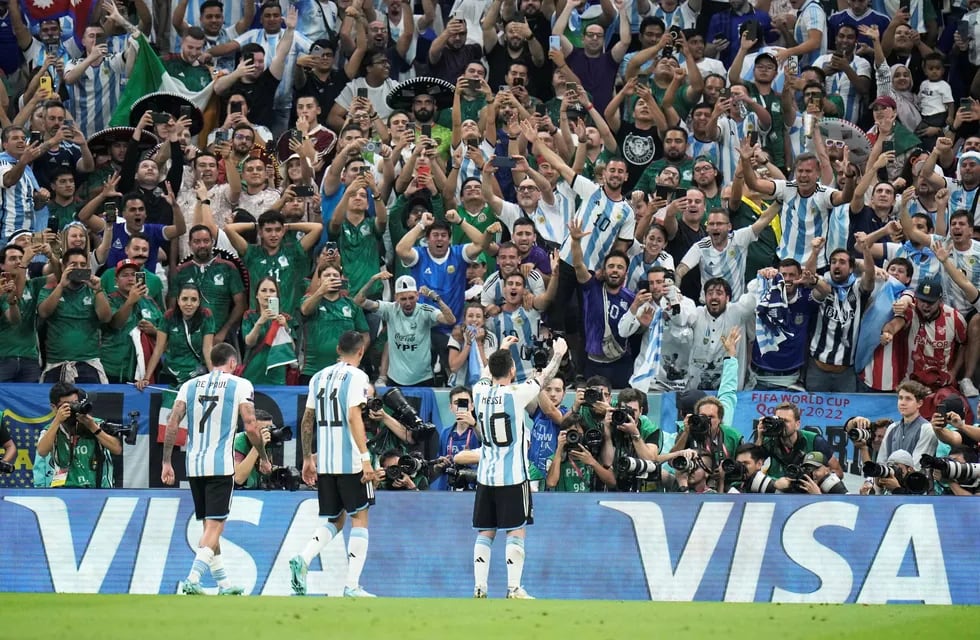 La secuencia del golazo de Lionel Messi a México. (AP)