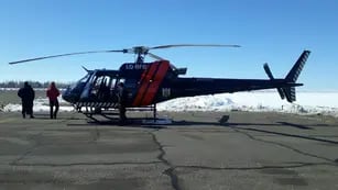 Helicóptero policial en la nieve