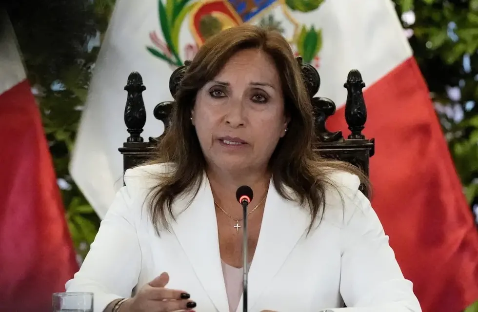 Dina Boluarte, presidente de Perú, en conferencia de prensa.