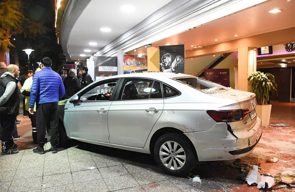 El domingo 10 de este mes, un conductor perdió el control de su auto, se incrustó en el Teatro Plaza y atropelló a 23 personas: 15 internados y 3 graves.