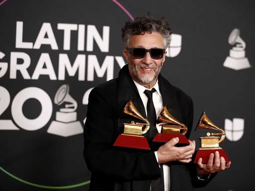 Fito Páez y sus Latin Grammy.