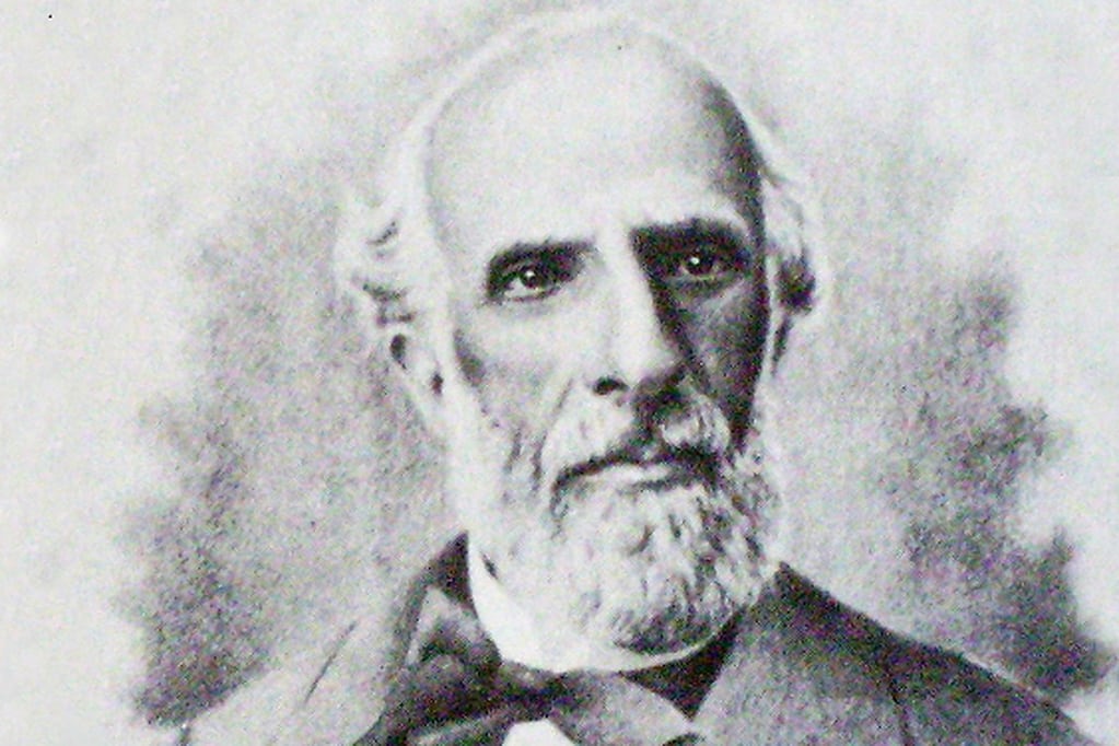 El pensamiento político de Félix Frías fue incompatible con la tiranía de Rosas,  hecho que lo llevó a exiliarse en Montevideo donde conoció al mítico Juan Lavalle, del cual se convirtió en secretario.